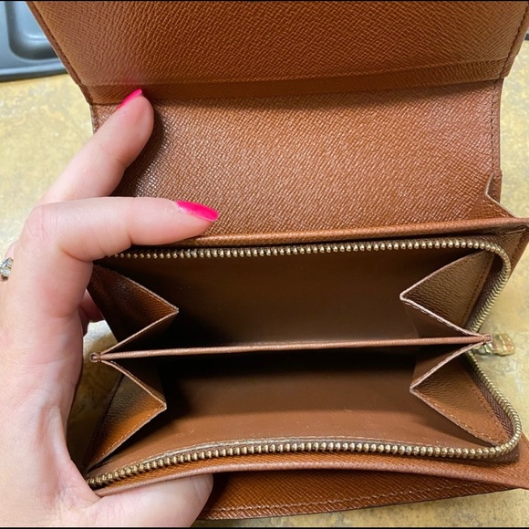 SOLD!!! Authentic Louis Vuitton Porte Monnaie Billets Tresor Wallet in EUC! - Picture 8 of 12